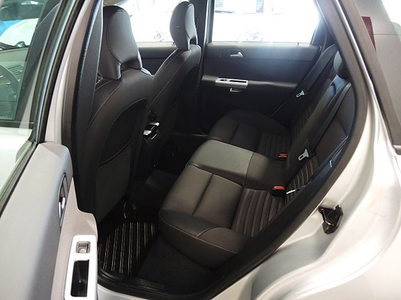 Volvo V50 13 of 15