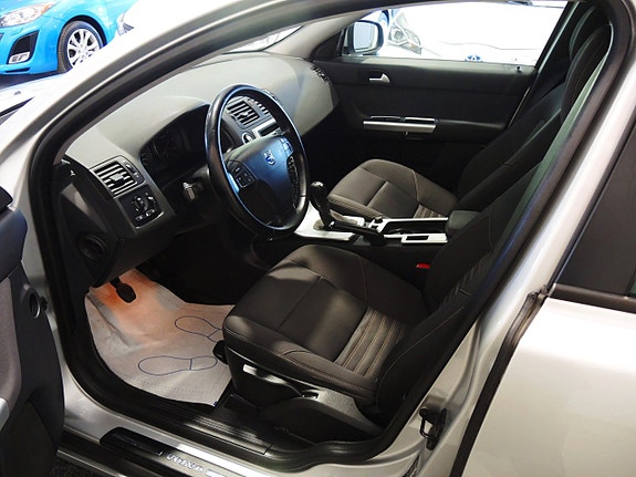 Volvo V50 10 of 15