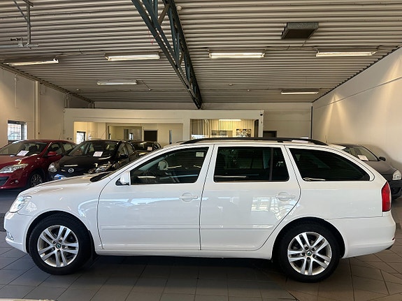 Skoda Octavia 2 of 14