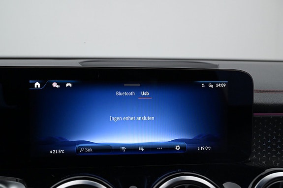 Mercedes-Benz EQB250+ 16 of 27
