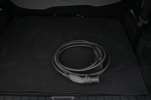 Mercedes-Benz EQB250+ 24 of 27