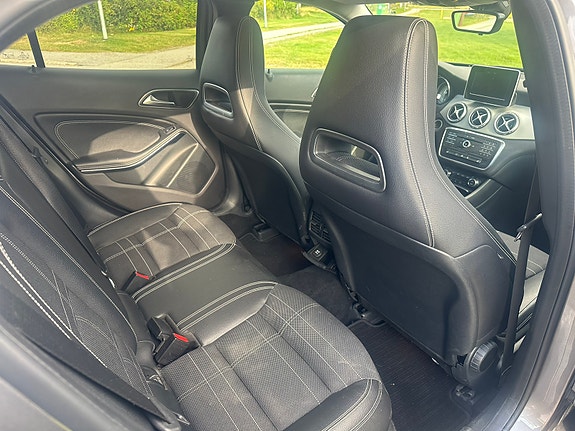 Mercedes-Benz GLA200 d 7 of 10