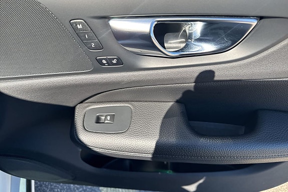 Volvo V60 19 of 24