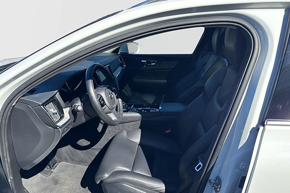Volvo V60 4 of 24