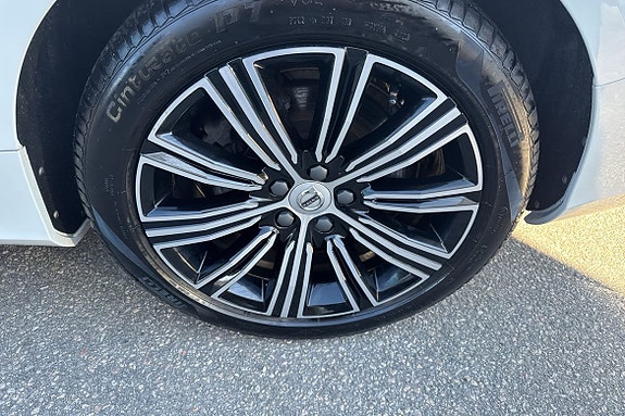 Volvo V60 12 of 24