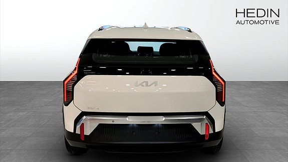 Kia EV3 7 of 12