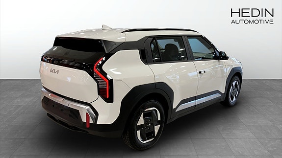 Kia EV3 2 of 12