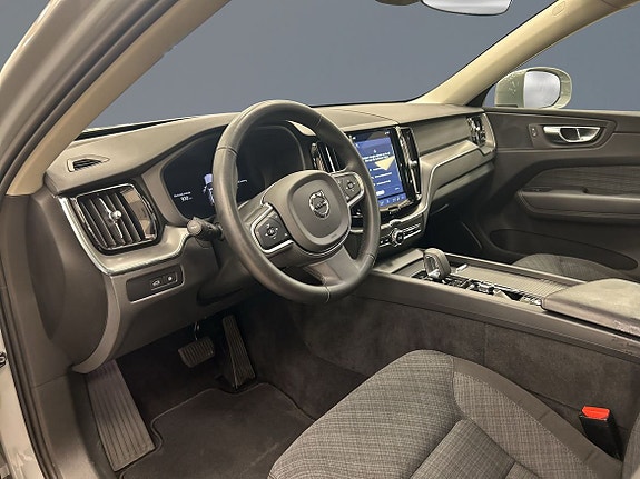 Volvo XC60 5 of 9