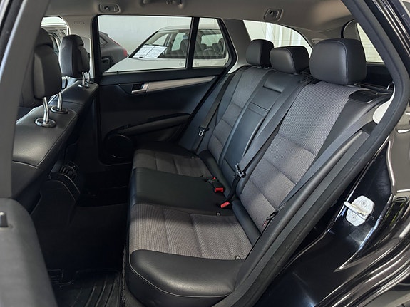 Mercedes-Benz C220 18 of 22