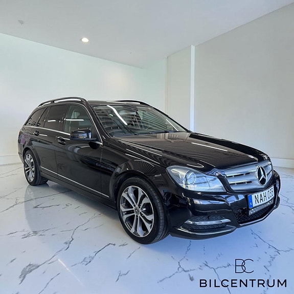 Mercedes-Benz C220 3 of 22