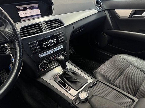Mercedes-Benz C220 15 of 22