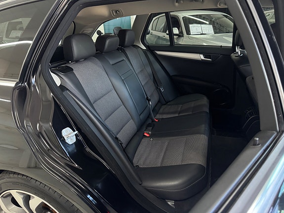 Mercedes-Benz C220 19 of 22