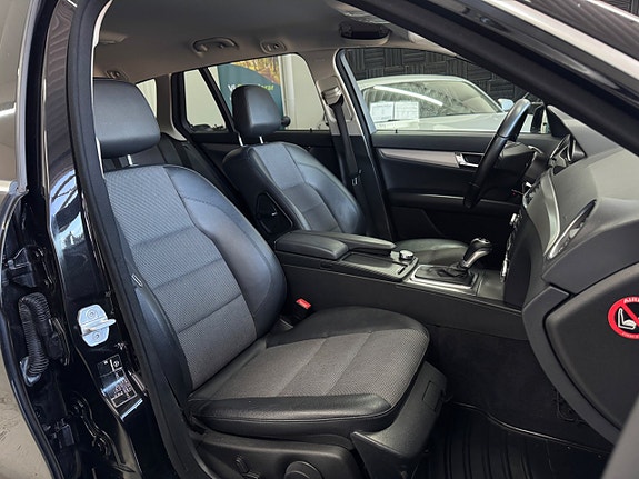 Mercedes-Benz C220 20 of 22