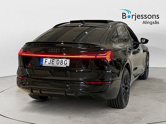 Audi Q8 3 of 17