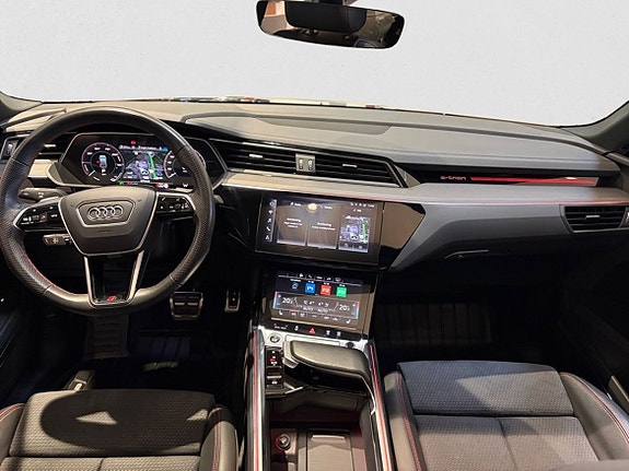 Audi Q8 8 of 17