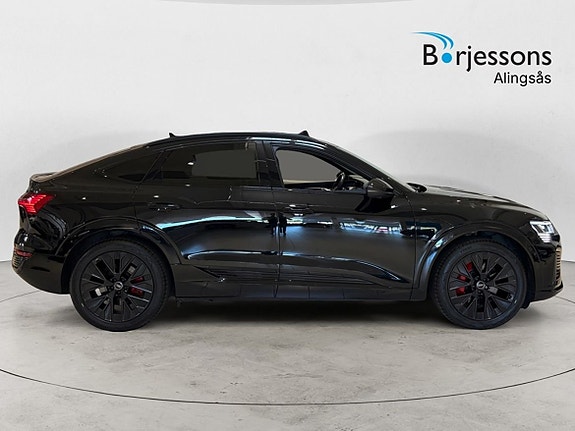 Audi Q8 2 of 17
