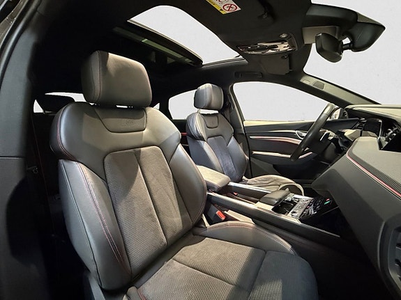Audi Q8 9 of 17