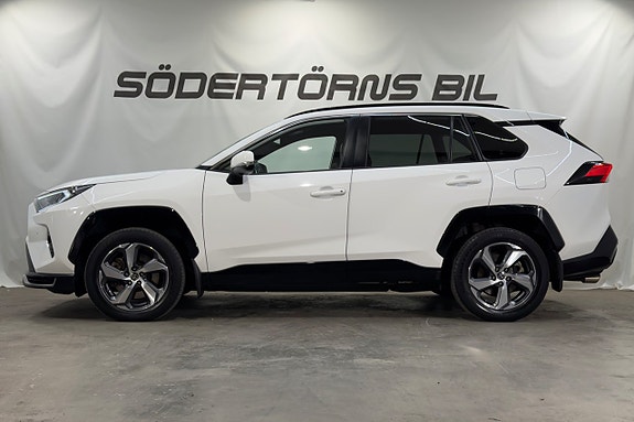 Toyota RAV4 Plug-in Hybrid 3 of 24