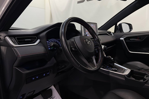 Toyota RAV4 Plug-in Hybrid 9 of 24