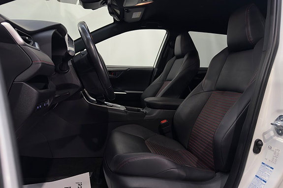 Toyota RAV4 Plug-in Hybrid 8 of 24