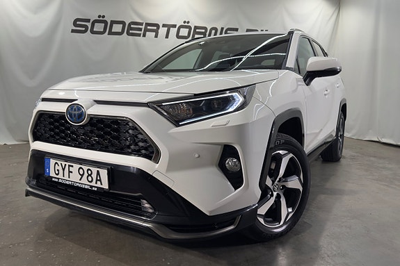 Toyota RAV4 Plug-in Hybrid 2 of 24