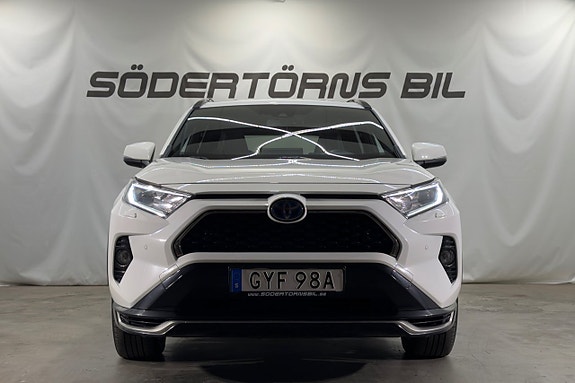 Toyota RAV4 Plug-in Hybrid 4 of 24