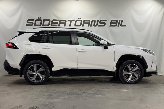 Toyota RAV4 Plug-in Hybrid 5 of 24
