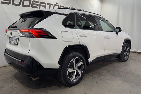 Toyota RAV4 Plug-in Hybrid 6 of 24