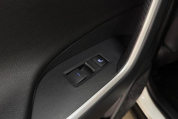 Toyota RAV4 Plug-in Hybrid 22 of 24
