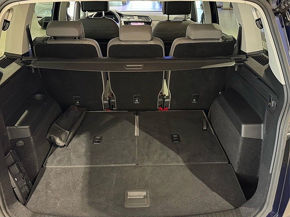 Volkswagen Touran 17 of 27