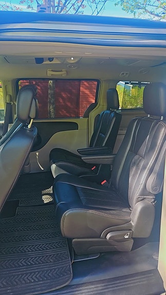 Lancia Voyager 7 of 10