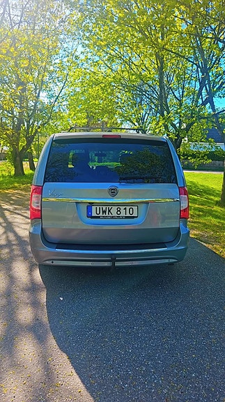 Lancia Voyager 5 of 10