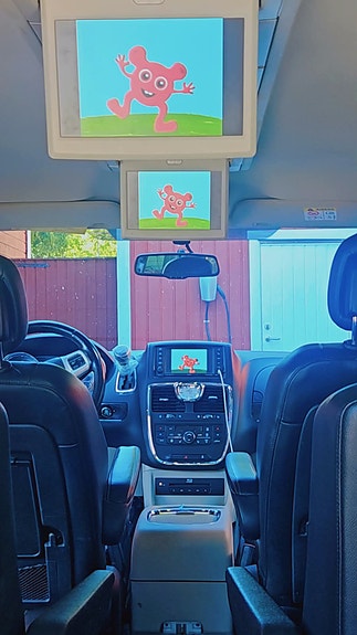 Lancia Voyager 8 of 10