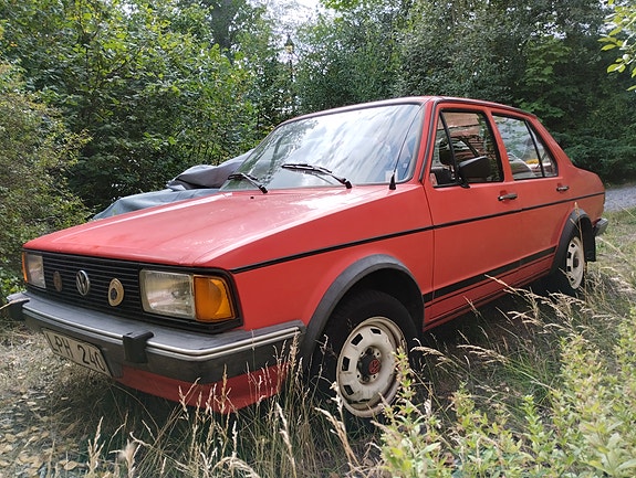 Volkswagen Jetta 2 of 6
