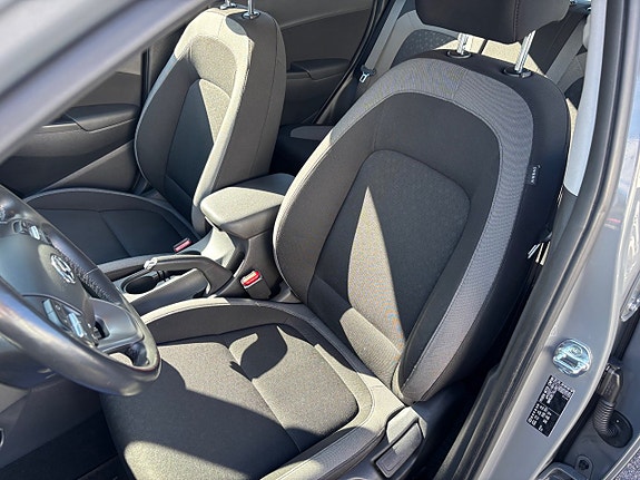Hyundai Kona 10 of 16