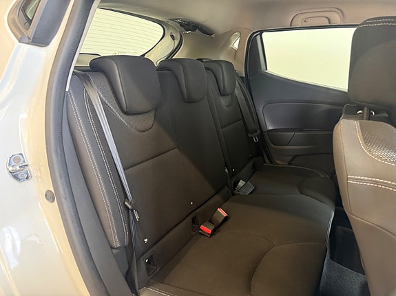 Renault Clio 18 of 18