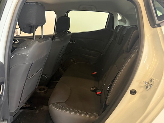 Renault Clio 17 of 18