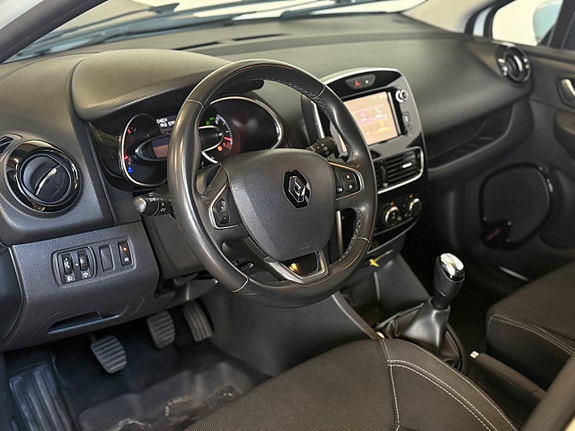 Renault Clio 9 of 18