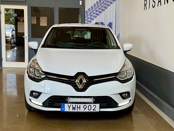 Renault Clio 8 of 18