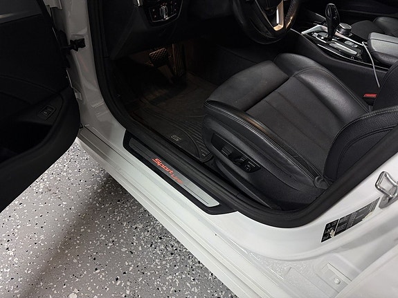 BMW 520d 9 of 17