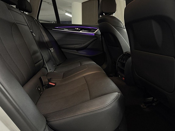BMW 520d 15 of 17