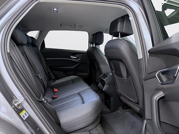 Audi e-tron 10 of 20