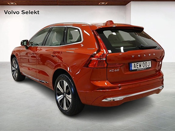 Volvo XC60 2 of 19
