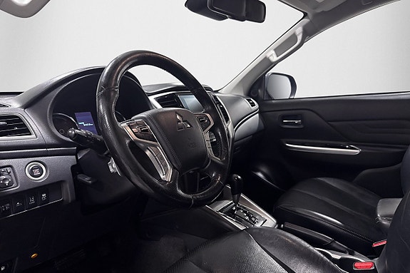 Mitsubishi L200 8 of 25