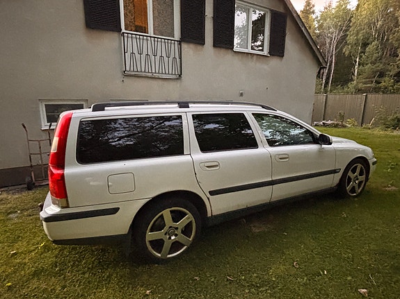 Volvo V70 4 of 8