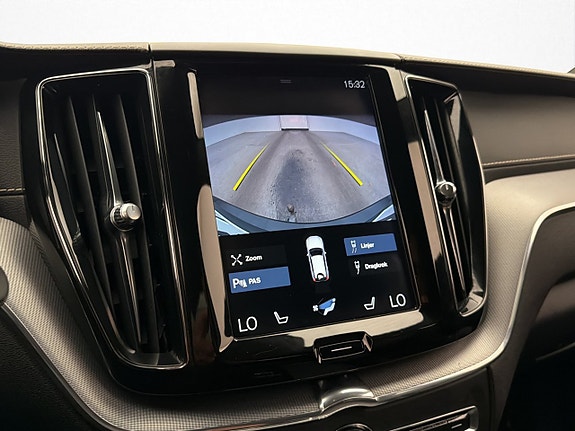 Volvo XC60 15 of 30