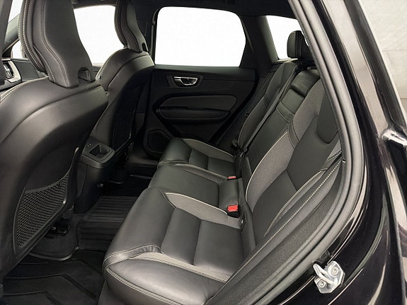 Volvo XC60 17 of 30