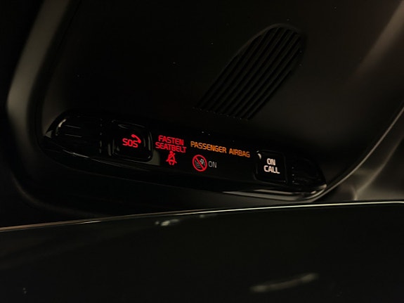 Volvo XC60 13 of 30