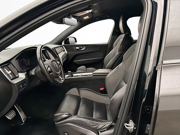Volvo XC60 12 of 30