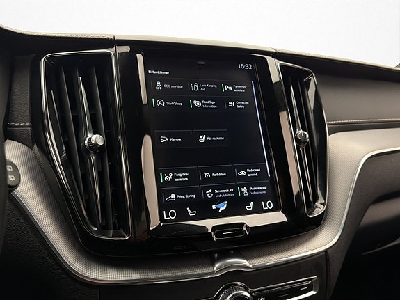 Volvo XC60 22 of 30